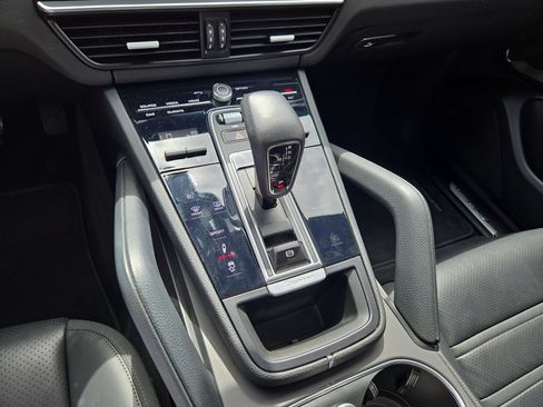 Used 2023 Porsche Cayenne Platinum Edition AWD/4WD image 22