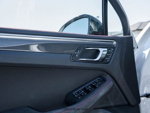 Used 2024 Porsche Macan GTS image 82