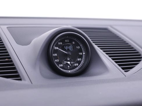 Used 2026 Porsche Macan AWD/4WD image 11