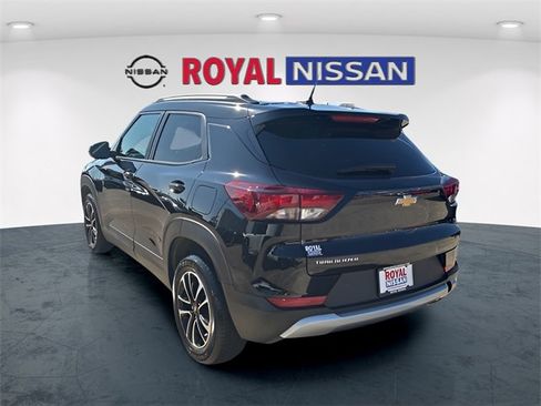 Used 2025 Chevrolet TrailBlazer LT image 5