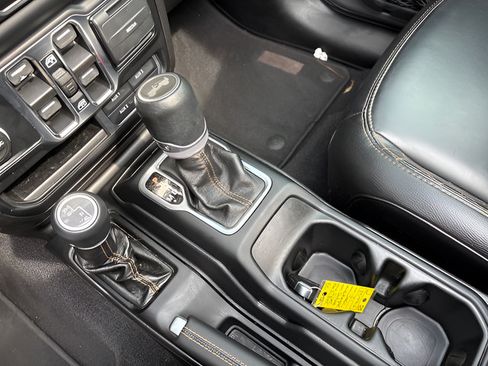 Used 2021 Jeep Wrangler Unlimited Sahara AWD/4WD image 29