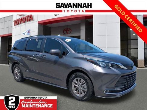 Certified 2024 Toyota Sienna XLE FWD image 1