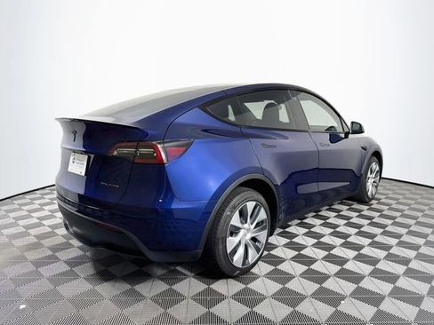 Used 2023 Tesla Model Y AWD image 7