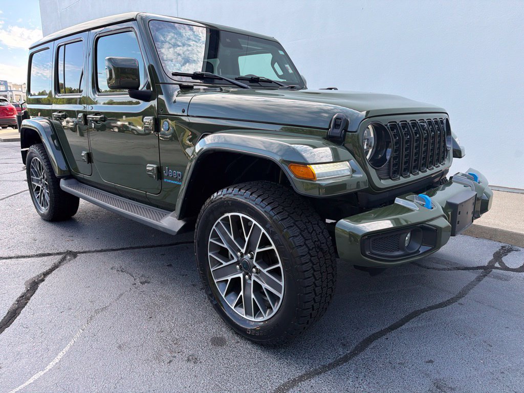 Used 2024 Jeep Wrangler High Altitude AWD/4WD image 3