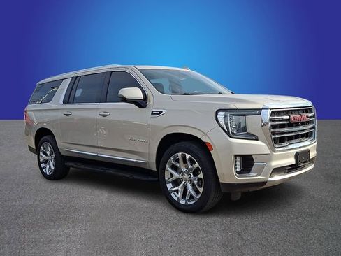 Used 2021 GMC Yukon XL SLT w/ SLT Premium Package image 2