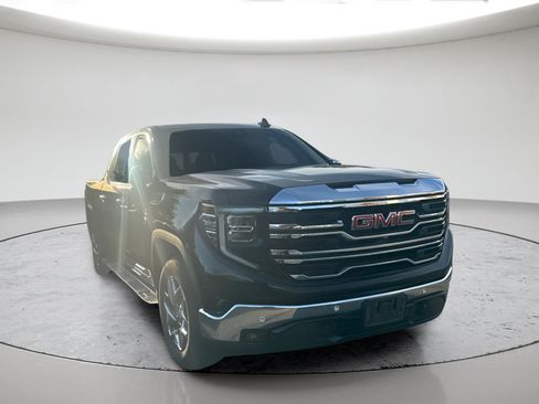 Used 2024 GMC Sierra 1500 SLT w/ SLT Premium Plus Package AWD/4WD image 2