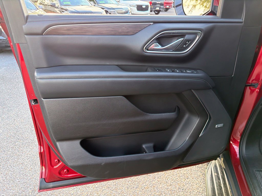Used 2021 Chevrolet Suburban LT w/ Rear Media and Nav Package RWD image 19