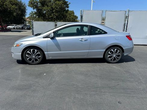 Used 2011 Honda Civic LX image 2