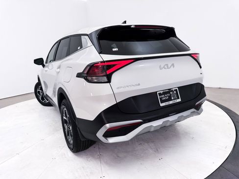 Used 2023 Kia Sportage LX AWD/4WD image 6