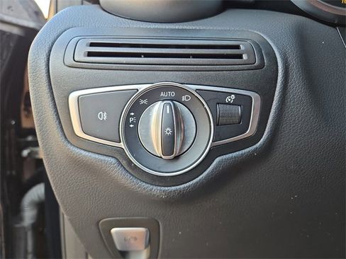 Certified 2022 Mercedes-Benz GLC 300 4MATIC image 21