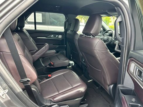 Used 2026 Ford Explorer Platinum RWD image 43