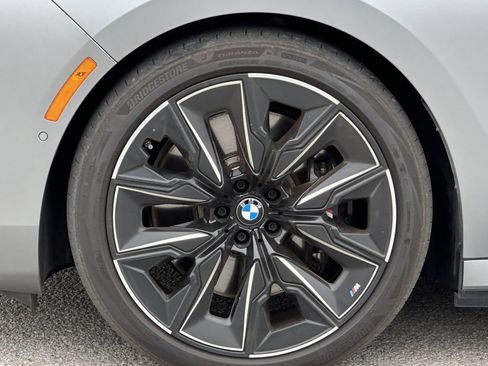 Used 2023 BMW i7 xDrive60 AWD/4WD image 32