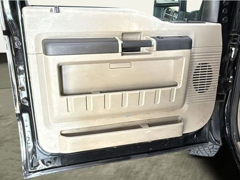 Used 2010 Ford F250 XLT image 11