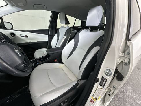 Used 2019 Toyota Prius Limited image 15