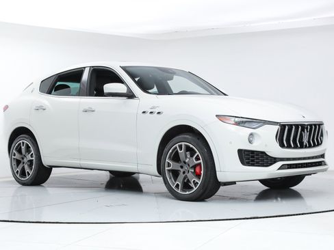Certified 2023 Maserati Levante GT image 7