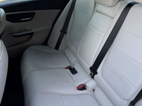 Used 2022 Mercedes-Benz C 300 4MATIC Sedan image 33