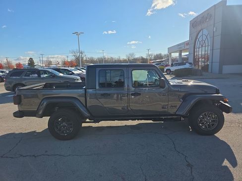 New 2026 Jeep Gladiator Sport image 6