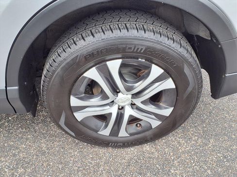 Used 2018 Toyota RAV4 LE image 25