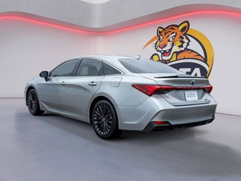 Used 2020 Toyota Avalon XSE image 7