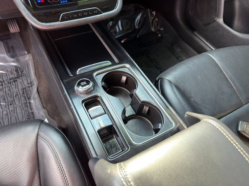 Used 2022 Lincoln Corsair AWD w/ Premium Package image 24