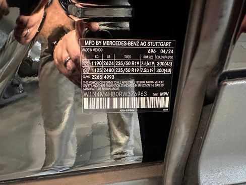 Used 2024 Mercedes-Benz GLB 250 4MATIC image 42