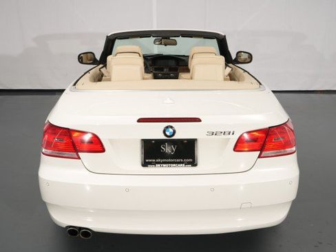 Used 2010 BMW 328i Convertible RWD image 18