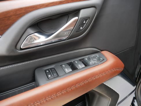 Certified 2023 GMC Yukon Denali Ultimate image 19