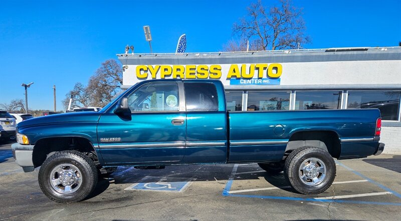 Used 1997 Dodge Ram 2500 Truck 4x4 Club Cab image 2