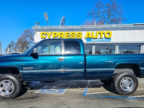 Used 1997 Dodge Ram 2500 Truck 4x4 Club Cab image 2