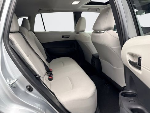 Used 2024 Toyota Corolla Cross LE w/ Moonroof Package image 19