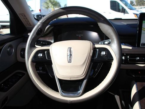 Certified 2022 Lincoln Aviator Reserve w/ Equipment Group 201A image 11