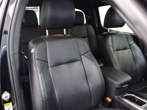 Used 2016 Toyota Tacoma TRD Sport w/ Premium & Technology Package image 30