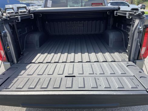 Certified 2019 GMC Sierra 1500 SLT w/ SLT Premium Plus Package AWD/4WD image 17