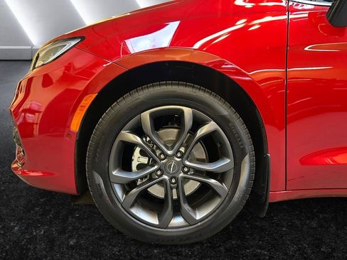 New 2026 Chrysler Pacifica Select image 15