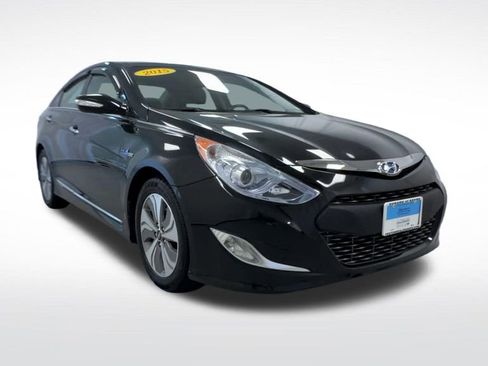 Used 2015 Hyundai Sonata Limited w/ Option Group 02 FWD image 2