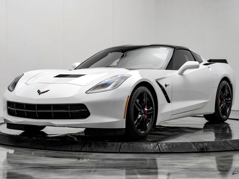 Used 2016 Chevrolet Corvette Stingray Coupe w/ Carbon Flash Badge Package RWD image 5