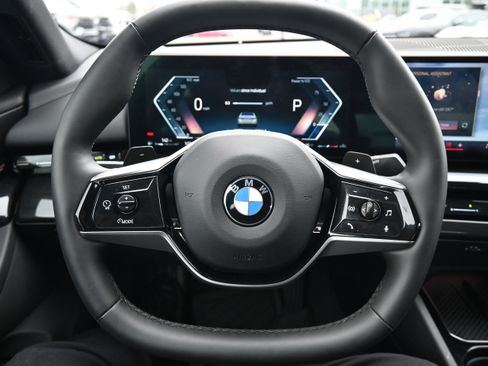 Used 2024 BMW 530i w/ Convenience Package image 19