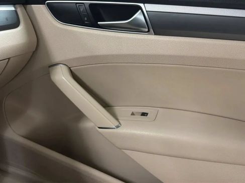 Used 2017 Volkswagen Passat 1.8T R-Line FWD image 16