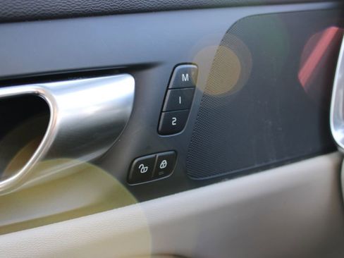 Used 2024 Volvo S60 B5 Plus image 26