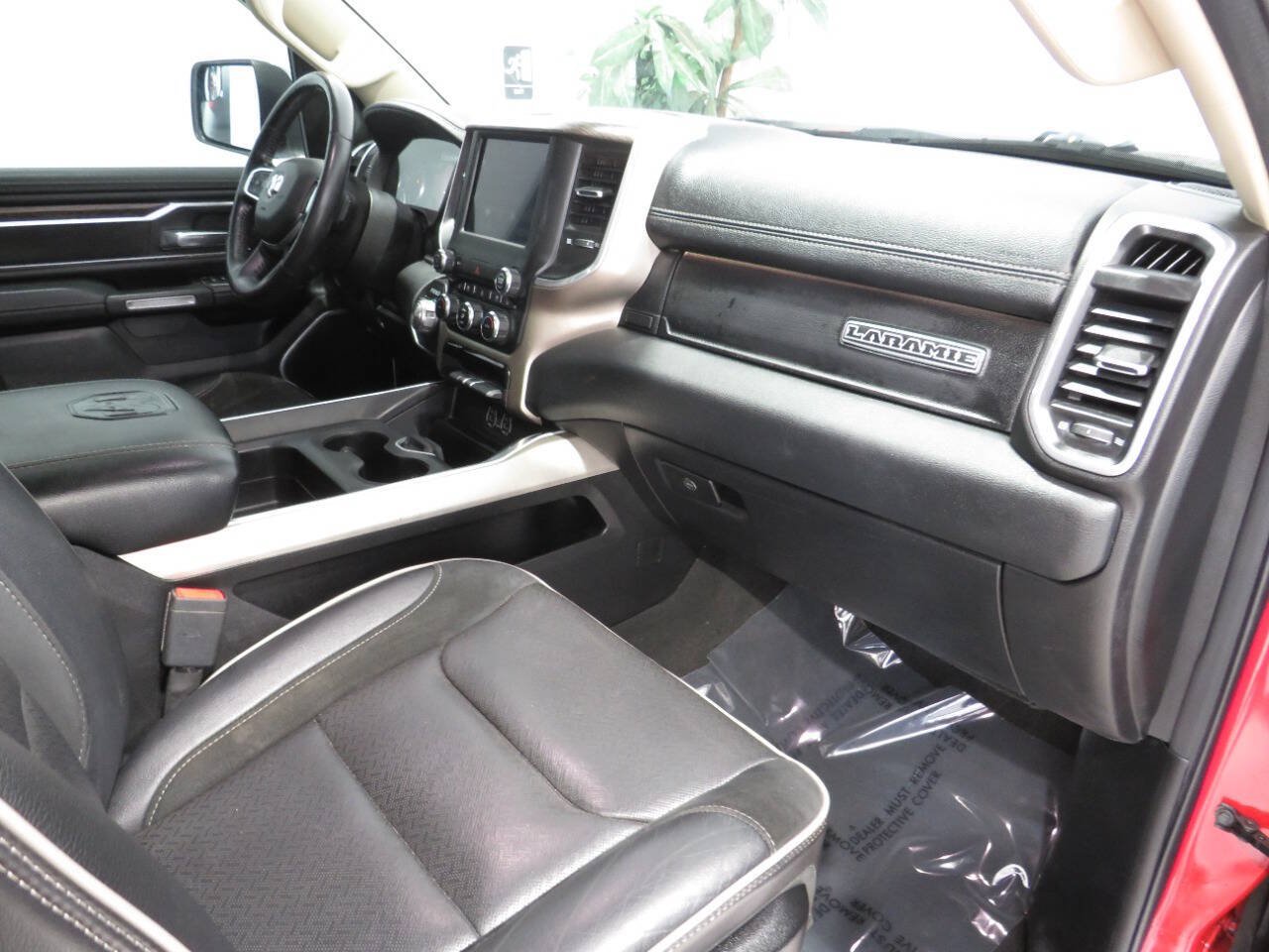 Used 2020 RAM 1500 Laramie AWD/4WD image 9