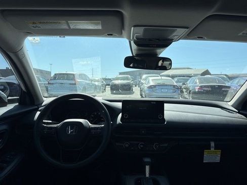 Used 2025 Honda HR-V LX image 13