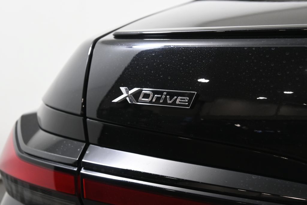 Certified 2023 BMW 760i xDrive w/ Executive Package AWD/4WD image 38