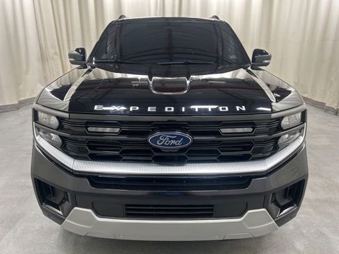 Used 2025 Ford Expedition Platinum AWD/4WD image 7