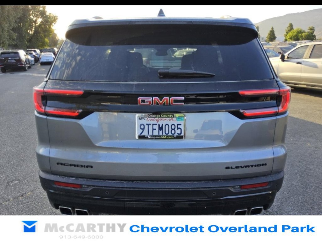 Used 2025 GMC Acadia Elevation w/ Elevation Premium Package FWD image 3
