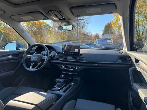 Certified 2025 Audi Q5 2.0T Premium Plus image 16