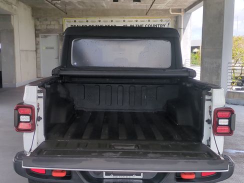 Certified 2021 Jeep Gladiator Mojave image 13