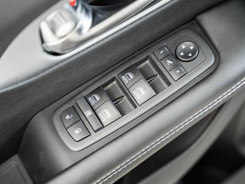 New 2026 Chrysler Pacifica Limited image 36