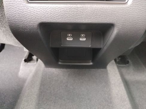 New 2026 Mitsubishi Outlander SE image 27