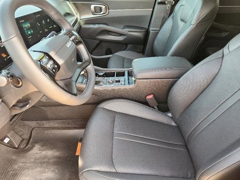 New 2026 Kia Sorento S w/ S Panoramic Sunroof Package image 9