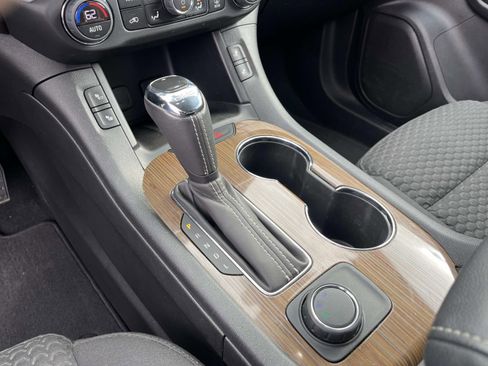 Used 2019 GMC Acadia SLE image 35